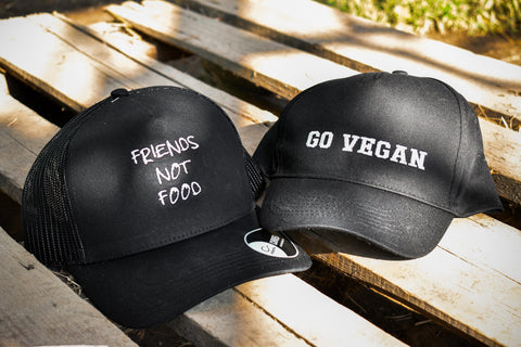 Berretto con Visiera e Scritta