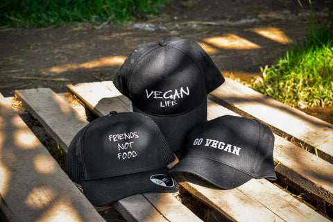 Berretto con Visiera e Scritta